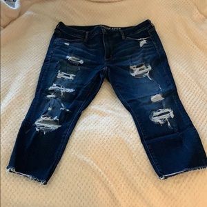 AEO Dark wash destroyed jegging crop